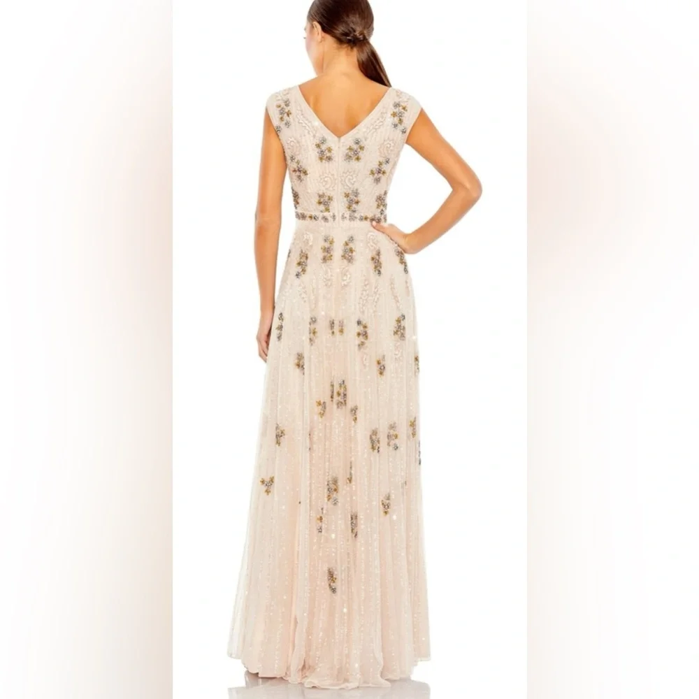 NWT MAC DUGGAL Cap Sleeve Embellished Gown - Picture 2 of 9